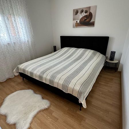 Apartments Elvira Крк Экстерьер фото