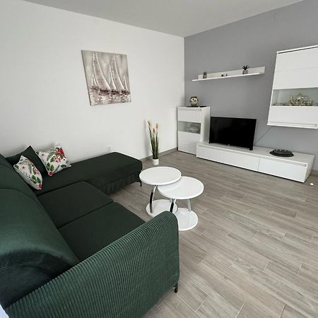 Apartments Elvira Крк Экстерьер фото