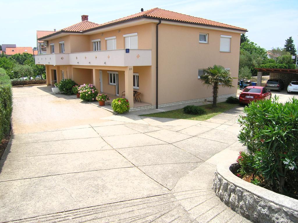 Apartments Elvira Крк Экстерьер фото
