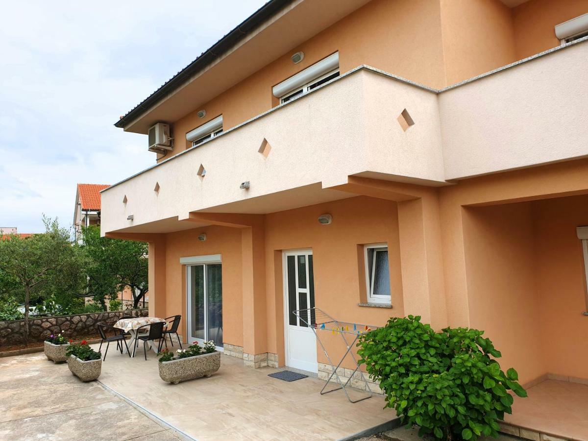 Apartments Elvira Крк Экстерьер фото